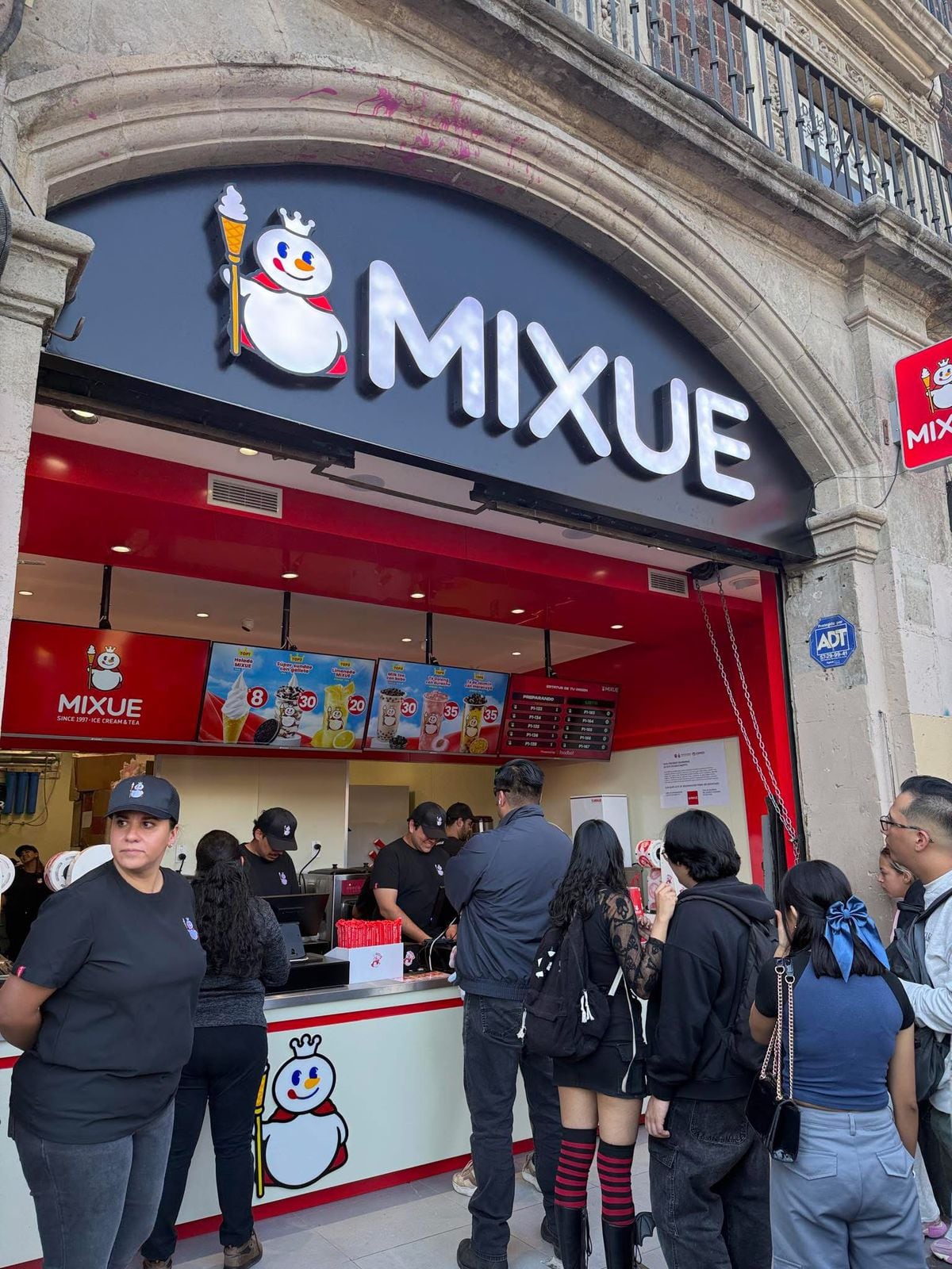 La primera tienda de Mixue en México abre en el Centro Histórico de CDMX
