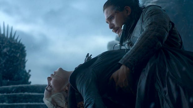 Jon Snow mata a Daenerys Targaryen