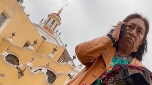 Señora llama al 911 para reportar a pareja gay que se abrazaba frente a iglesia de Cholula