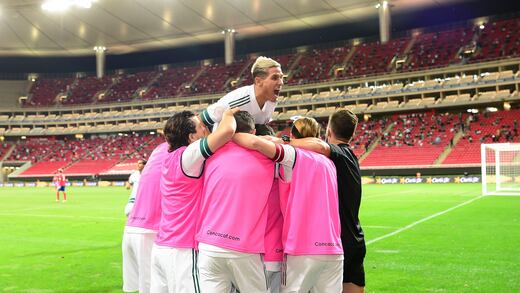 Selección de futbol de México recibiría vacuna contra Covid-19