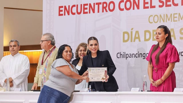 Evelyn Salgado fortalece desarrollo sustentable y construcción en Guerrero.