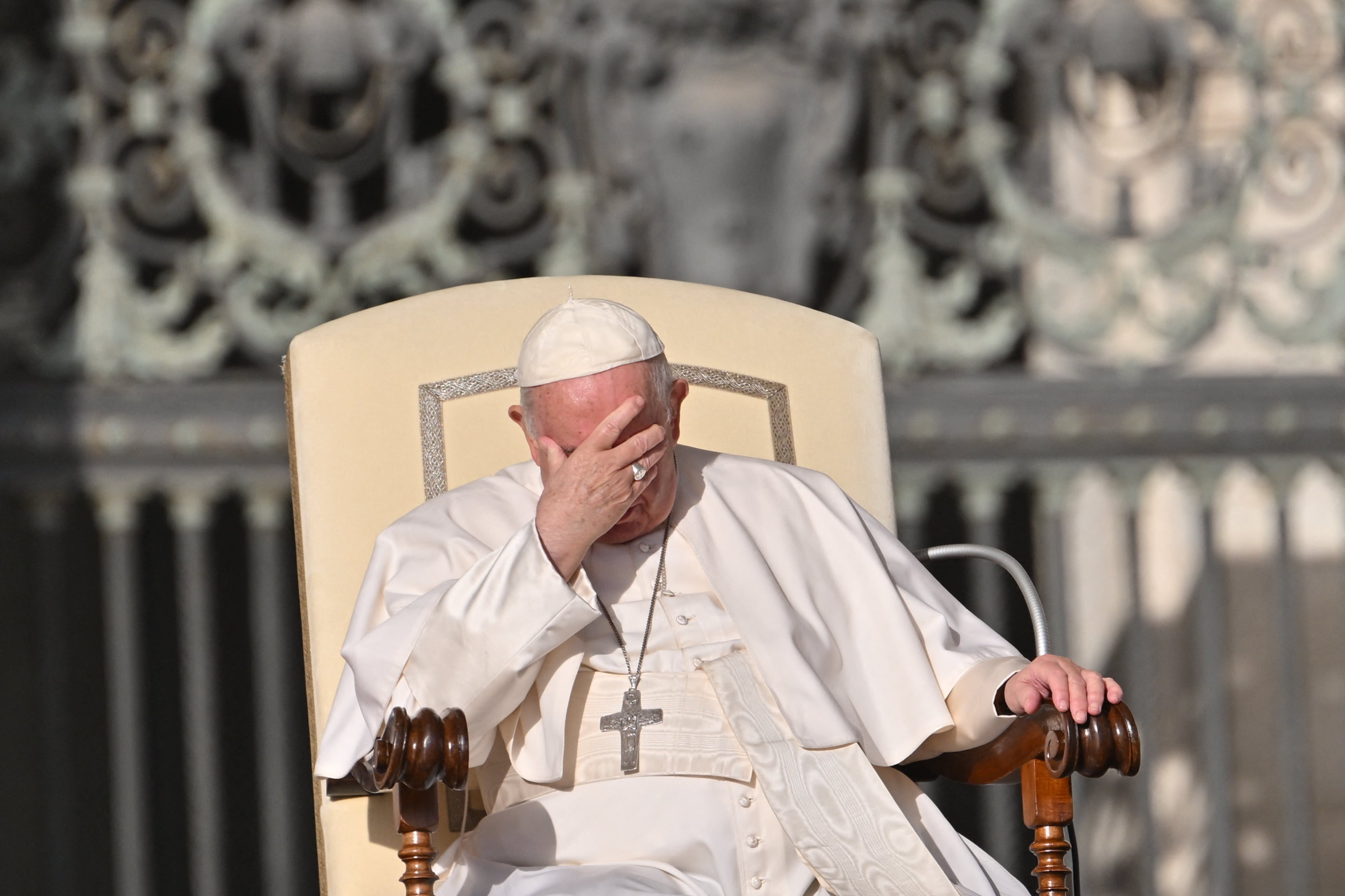Papa Francisco reconoce que monjas y sacerdotes consumen pornografía