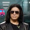 Gene Simmons de Kiss hospitalizado tras accidente automovilístico