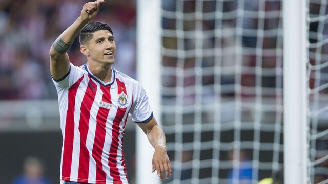 Pulido celebra un gol con Chivas