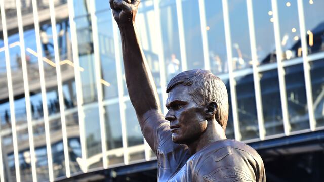 NFL: La increíble estatua que Patriots dedica a Tom Brady en el Gillette Stadium