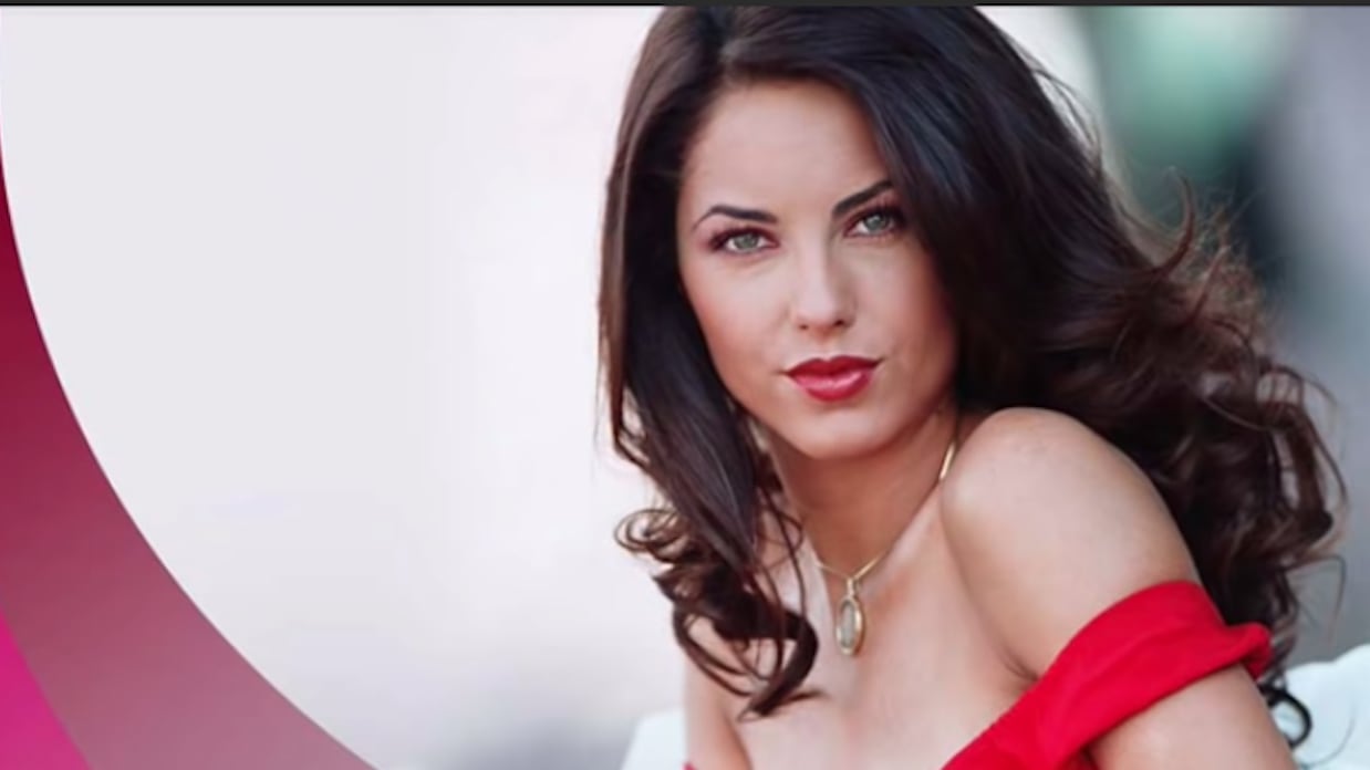 Bárbara Mori como Rubí