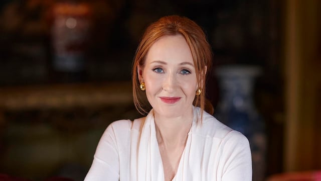 El comentario transfóbico de J.K. Rowling que exhibe la ideología de la autora de Harry Potter