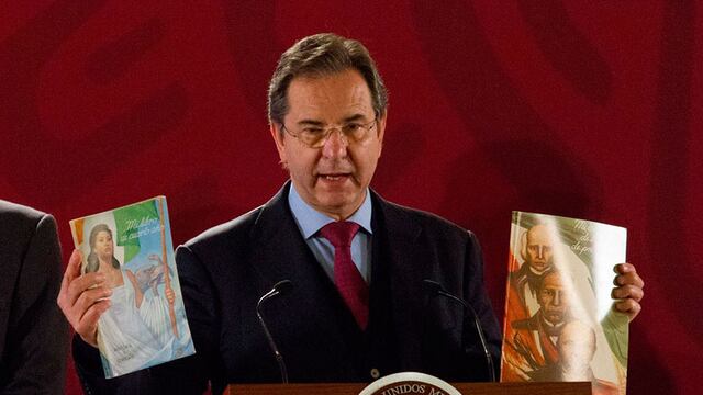 Esteban Moctezuma Barragán.