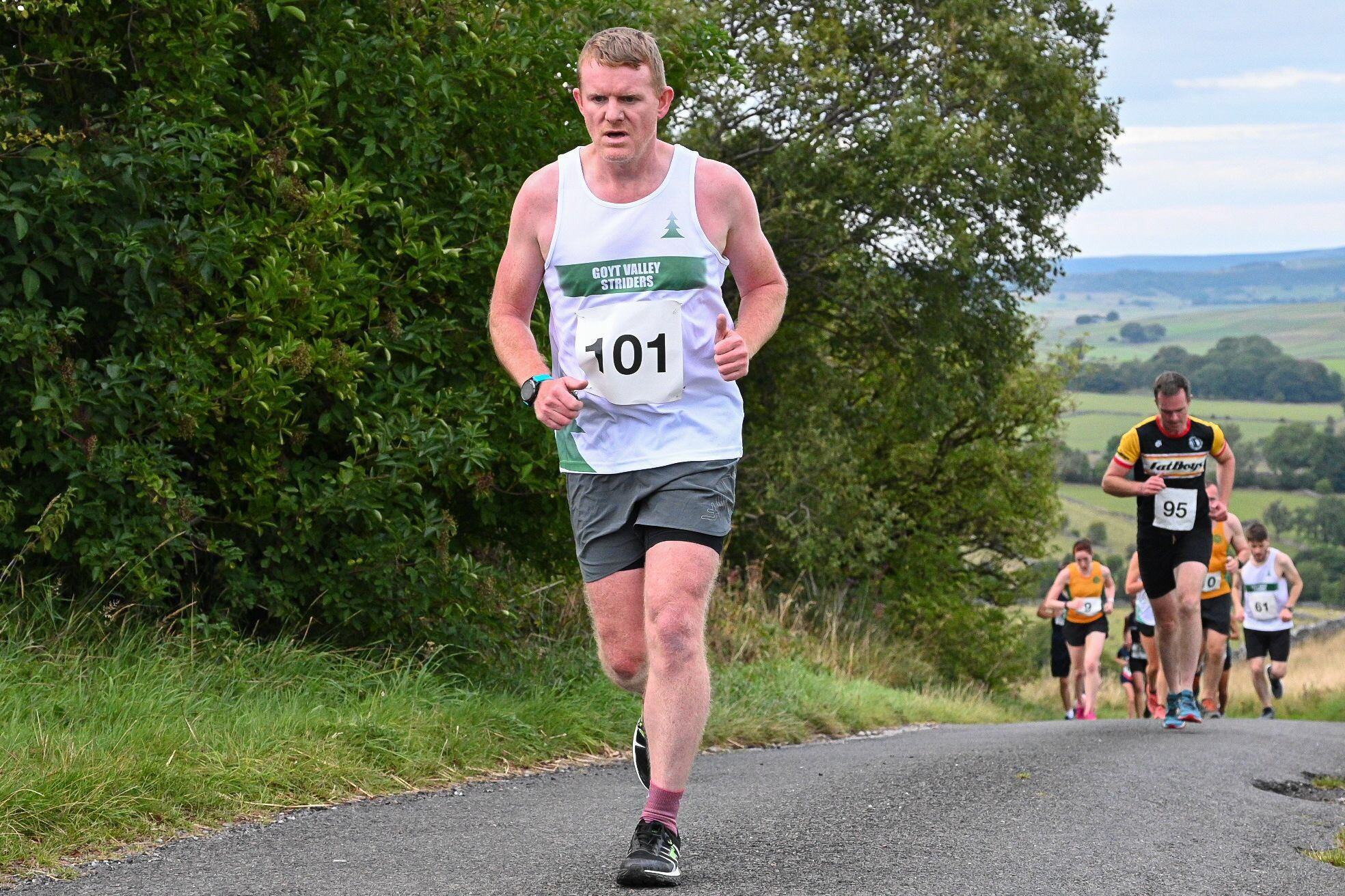 Chris Randall, ultramaratonista que grabó video de un supuesto fantasma en la niebla