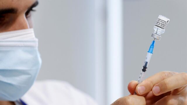 Nueva variante de Covid-19 descubierta en Sudáfrica causa preocupación por múltiples mutaciones