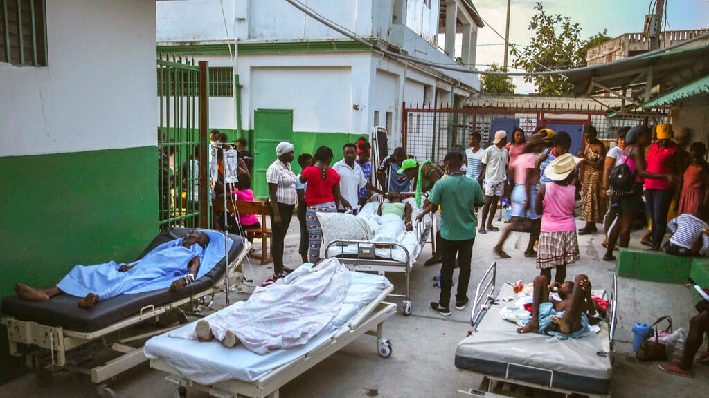 Terremoto en Haití: Ya son mil 300 muertos; la tormenta Grace llegará hoy por la noche