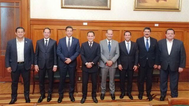 Los siete gobernadores panistas se reunieron con el Secretario de Hacienda Arturo Herrera en busca de influir en el nuevo paquete económico.