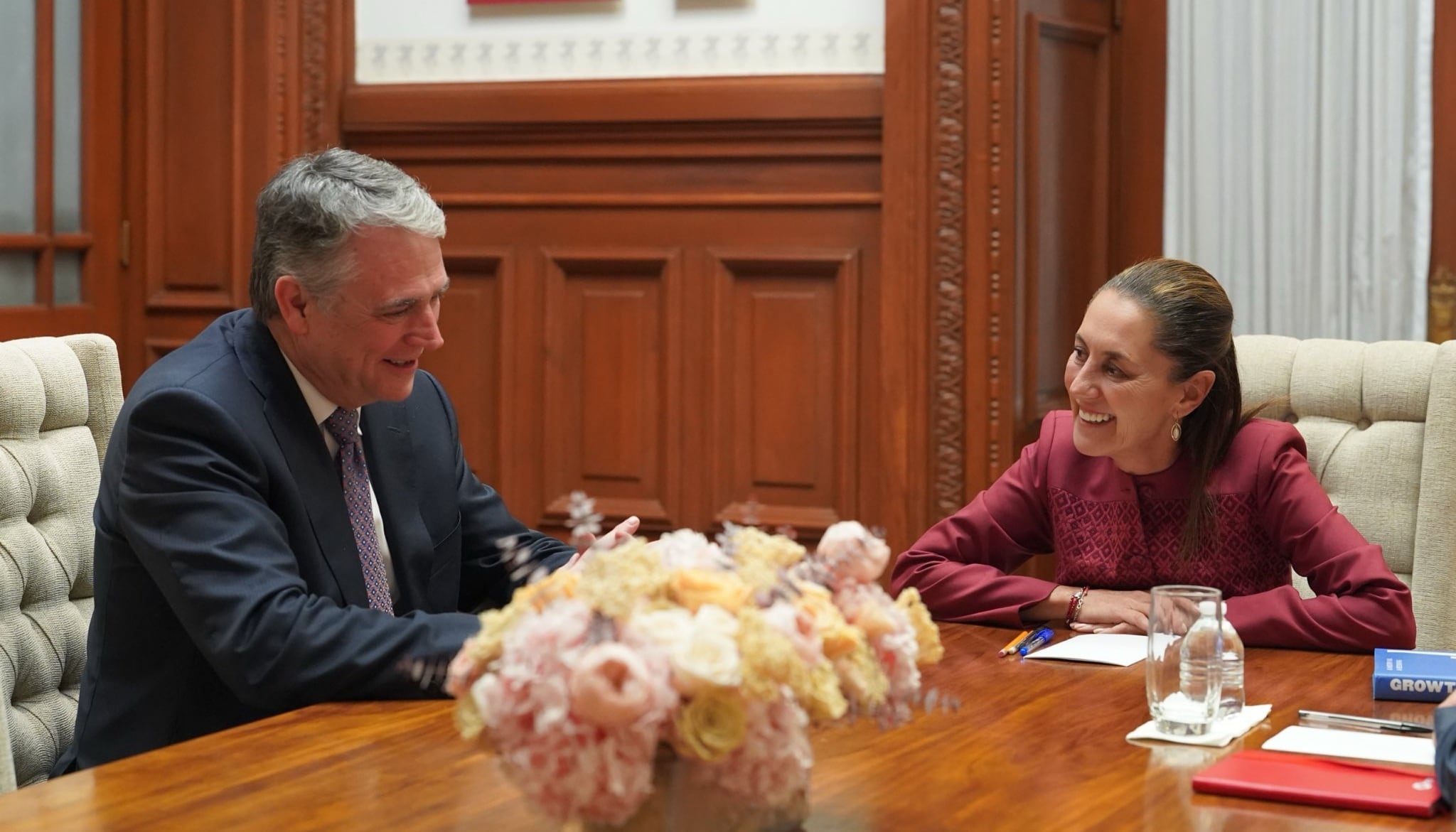 Claudia Sheinbaum se reunió con directivos de HSBC en Palacio Nacional