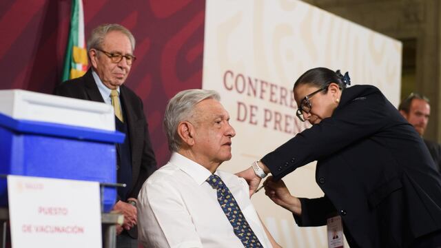 AMLO se vacuna contra el Covid-19 con Abdala