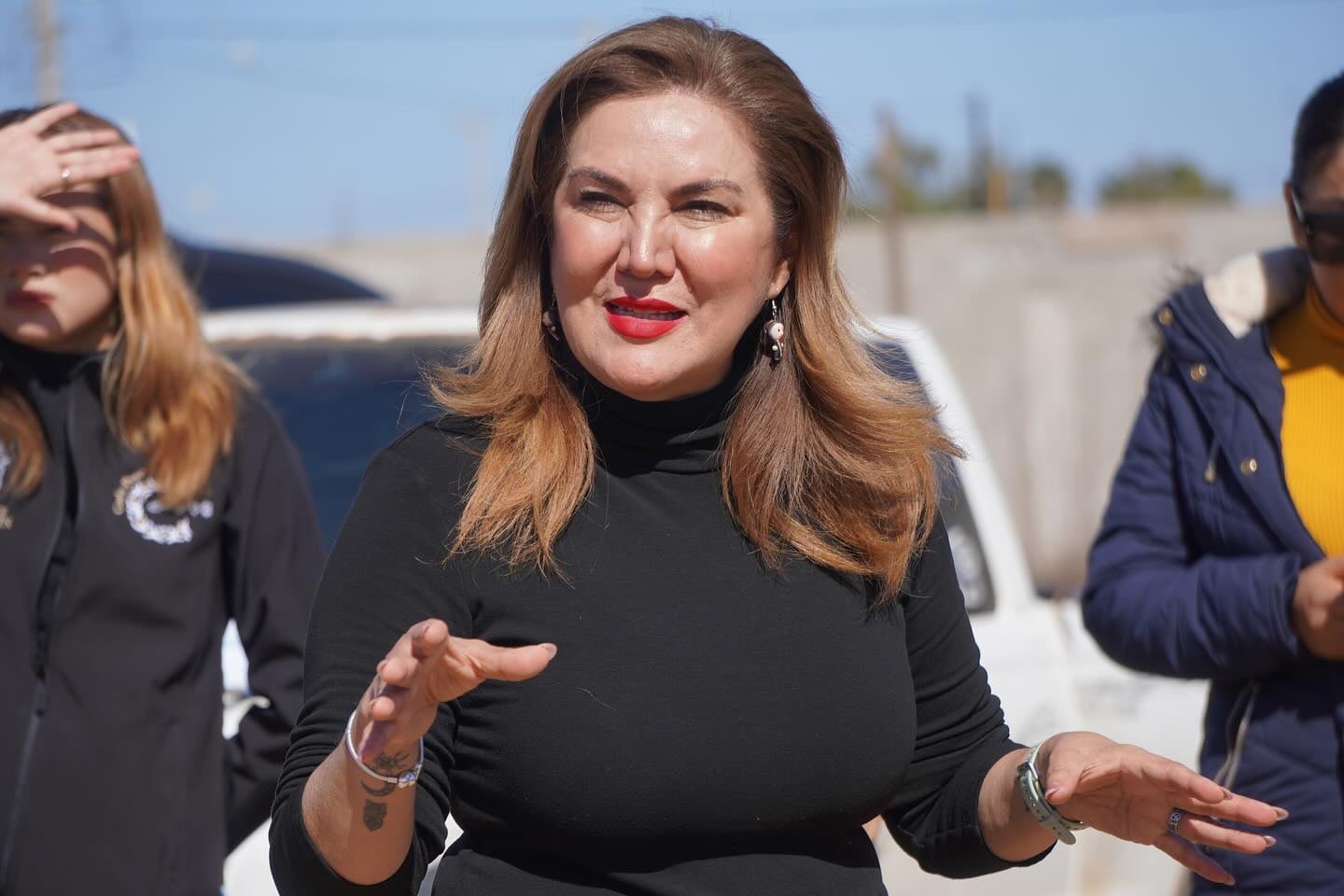 Polémica en redes: alcaldesa Miriam Cano llama “perros” a quienes la criticaron como “rata”