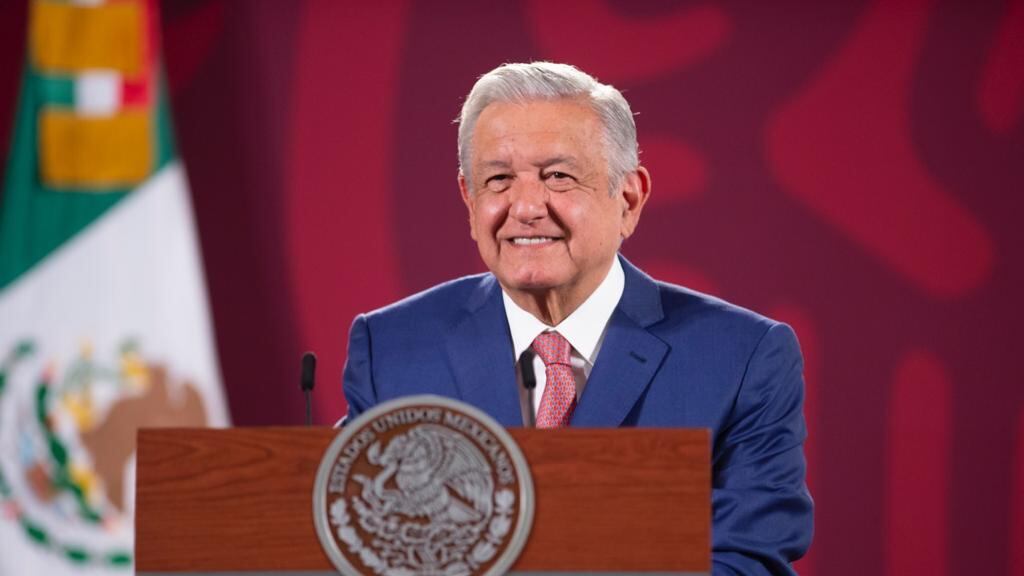 AMLO dice a mujer asaltada el día de su boda que Guardia Nacional vigila carreteras