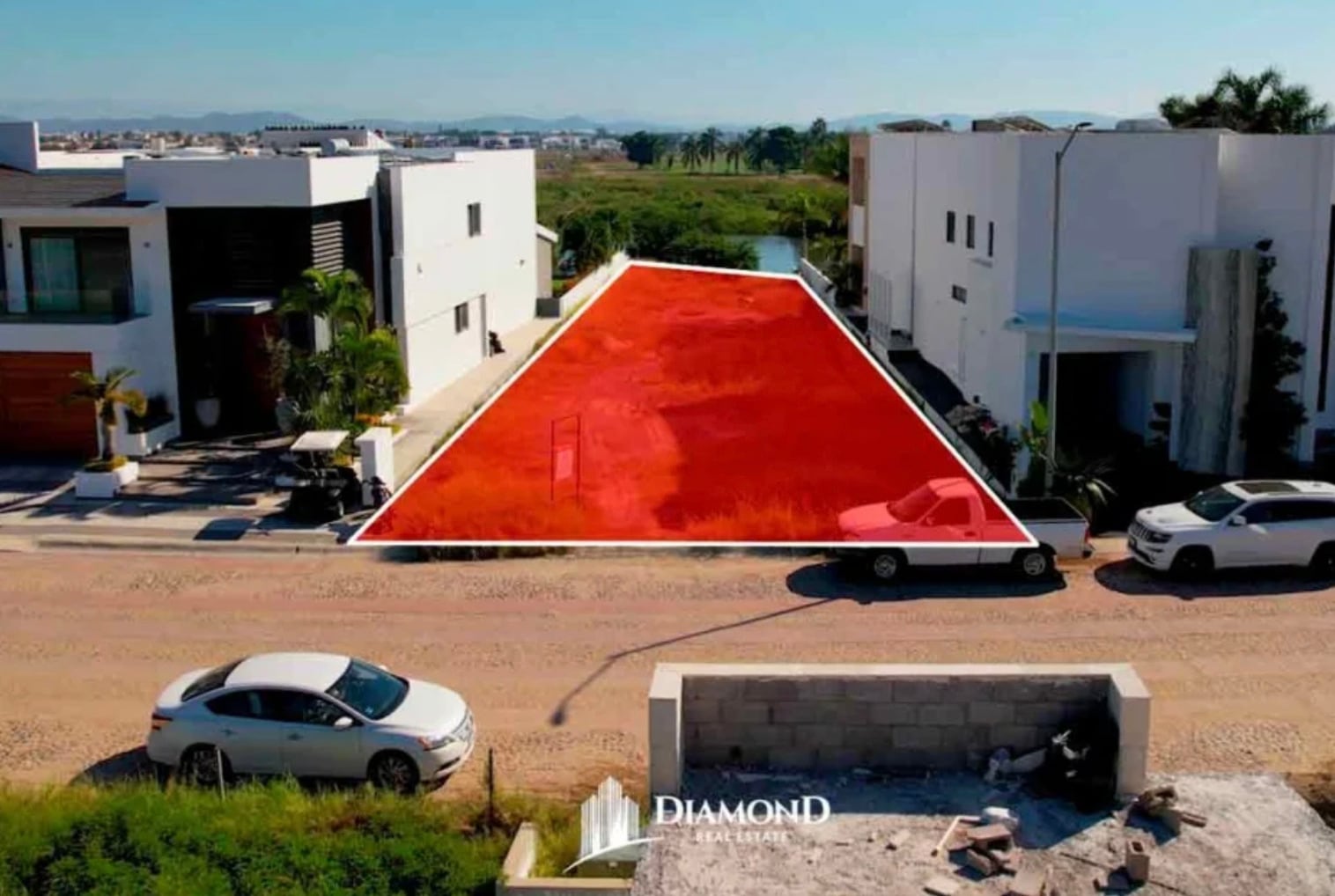 Eduin Caz se hará una casota en Mazatlán Sinaloa