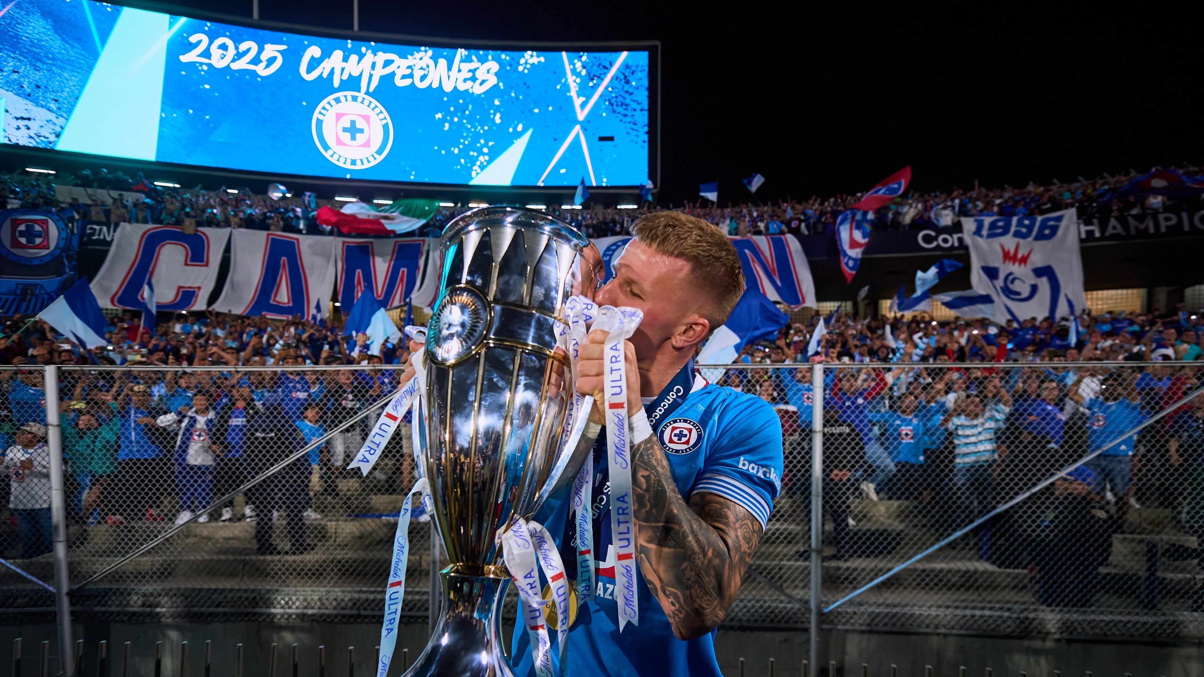 Mateusz Bogusz reaparece en insólita publicación en redes mientras en Cruz Azul no saben nada de él