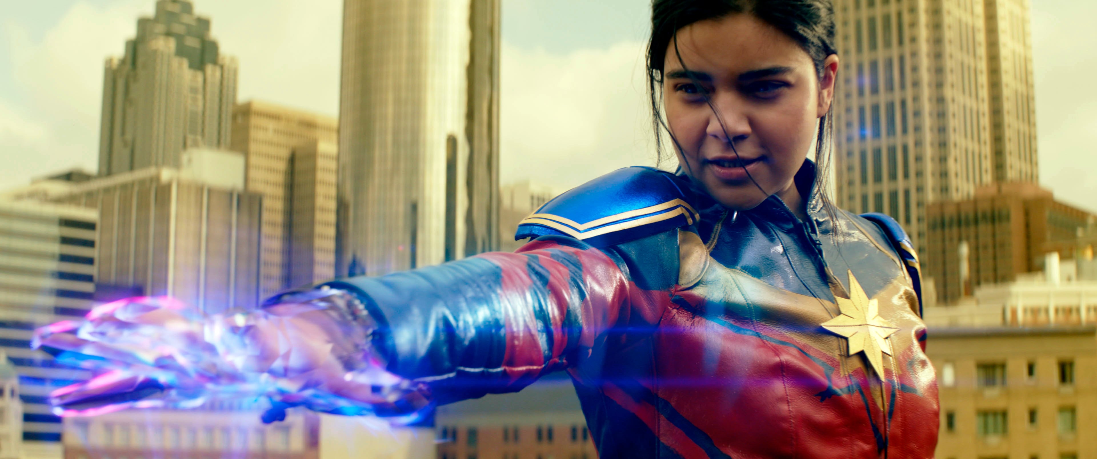 Iman Vellani como Kamala Khan
