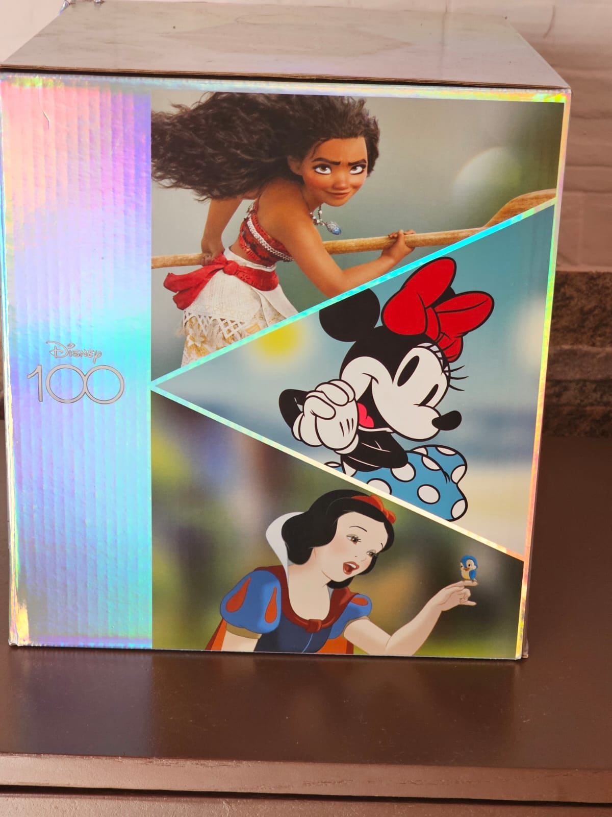 Esta es la lámpara LED Disney 100 Mickey Mouse en Amazon