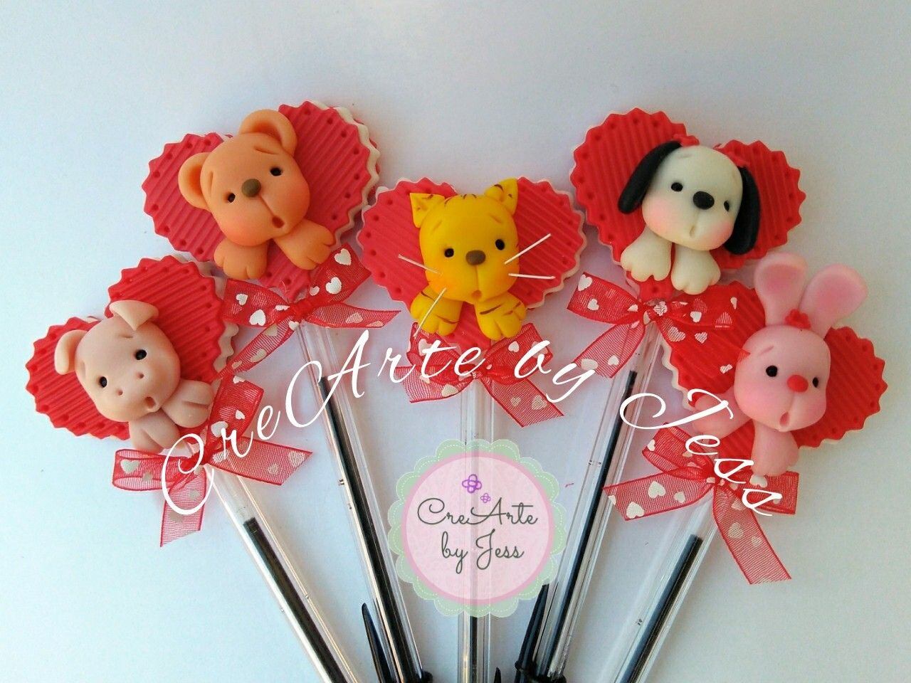 5 ideas de plumas decoradas para el 14 de febrero que puedes hacer tú mismo