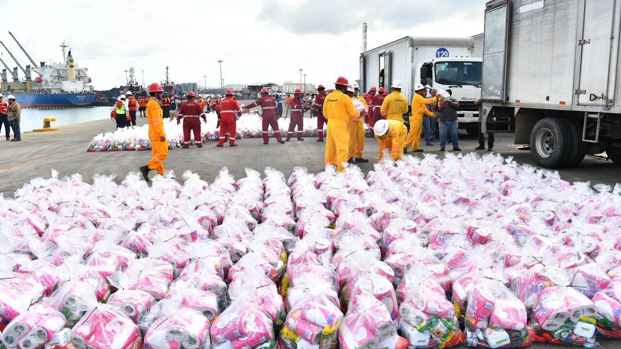 Javier May continúa enviando ayuda humanitaria a Veracruz