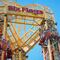 Six Flags responde a polémica: eliminará políticas que impiden “ser demasiado afectuosos”