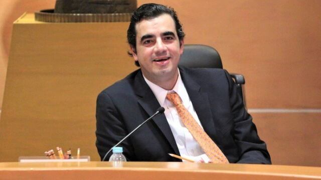 Patricio Ballados. Recolección de firmas.