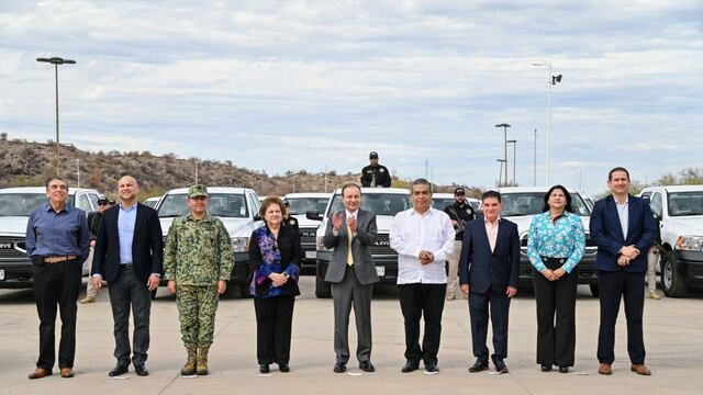 Como parte del fortalecimiento de la FGJE, Alfonso Durazo entregó 65 patrullas