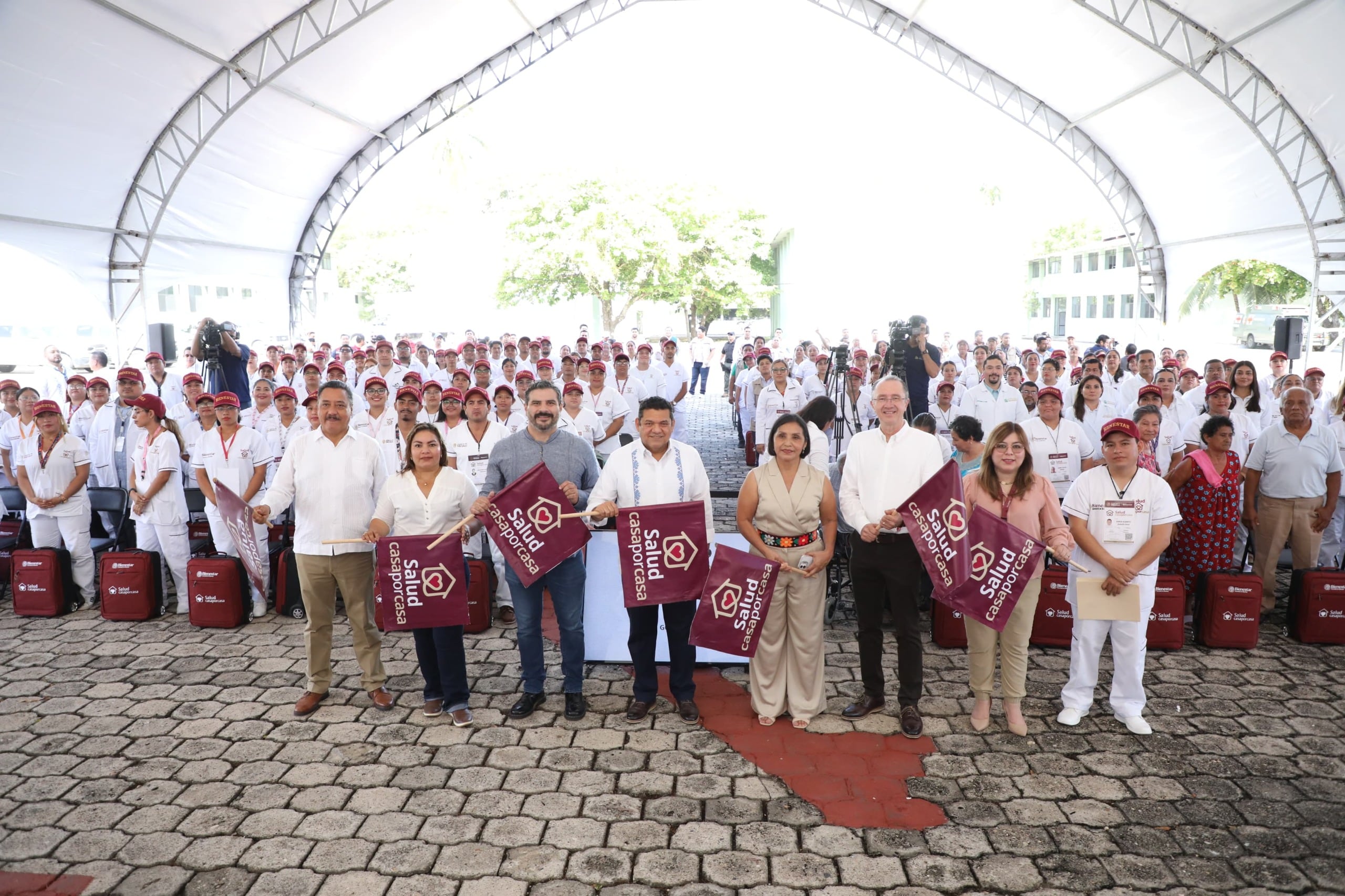 Javier May da banderazo al Programa “Salud Casa por Casa”