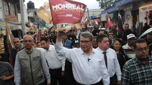 Ricardo Monreal llega al mitin en la Magdalena Contreras