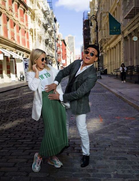 Adal Ramones espera su segundo bebé junto a Karla de la Mora