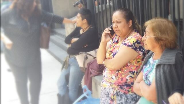 Malu García, a las afueras de SEGOB.