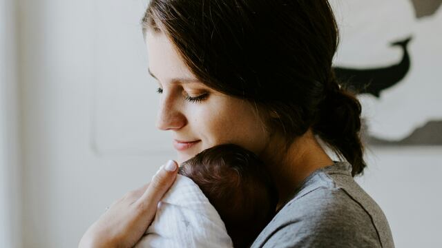 Estas son las frases para dedicar en este Día del Bebé Arcoíris