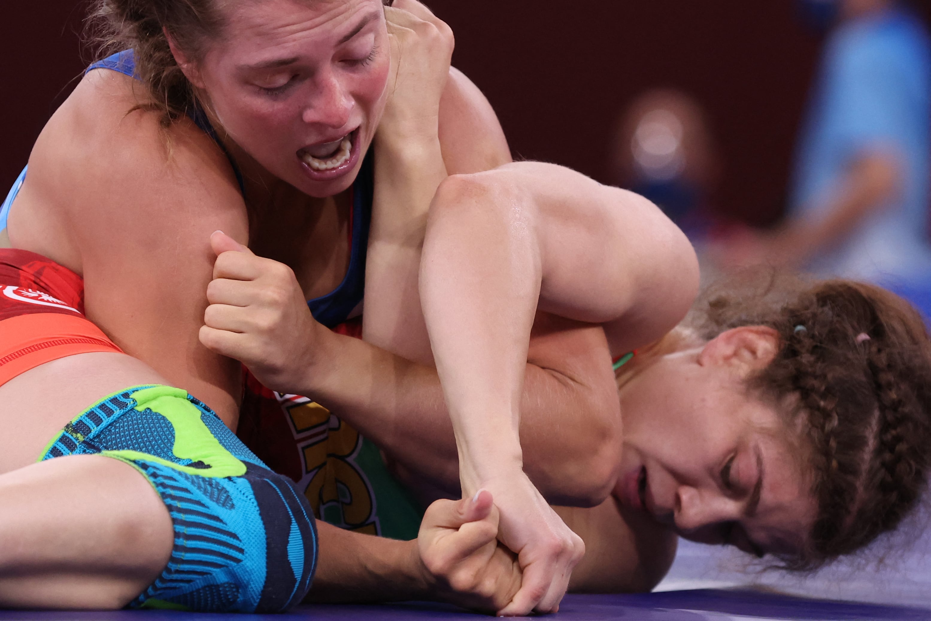 Alma Jane Valencia Escoto y Valeria Koblova