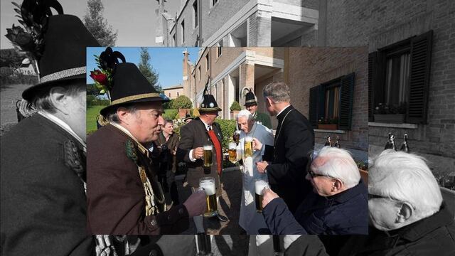 Benedicto XVI celebró su cumpleaños número 88 con cerveza al estilo bávaro