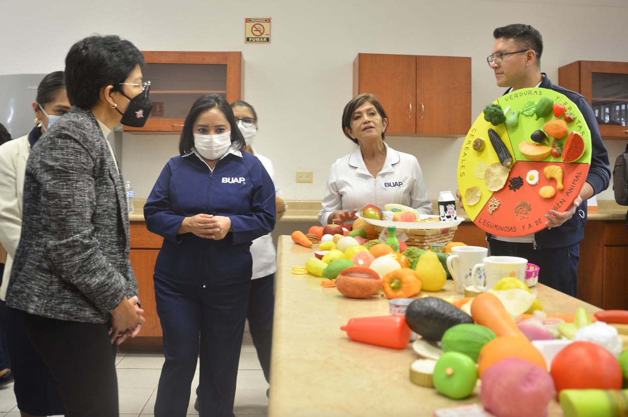 BUAP presenta los Centros Comunitarios de Atención