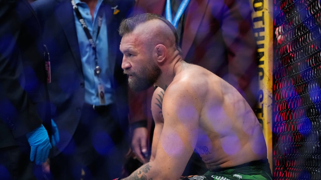 El regreso de Conor McGregor a UFC termina en desastre por una lesión de rodilla