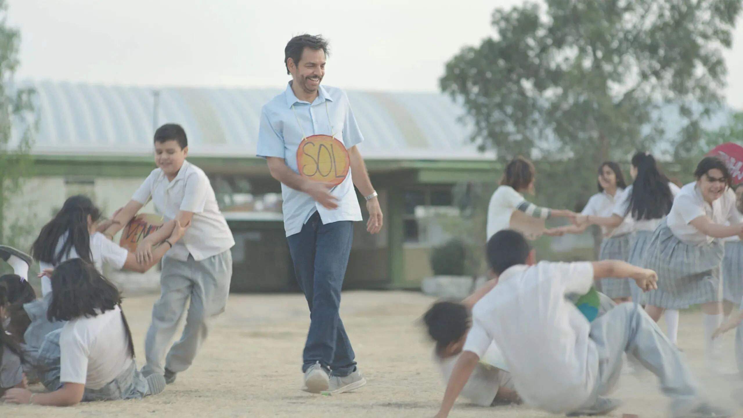 La película de Eugenio Derbez, Radical, es amada por la crítica de Rotten Tomatoes