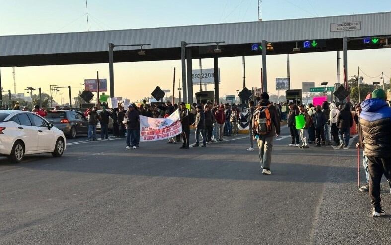 Bloqueos Ecatepec hoy: trabajadores de Sapase toman casetas de autopista México-Pachuca