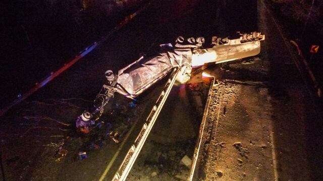 ¿Qué pasó en la carretera Tuxpan-Tampico? Explotan 2 pipas tras chocar y hay dos muertos