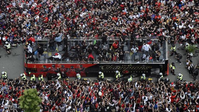 Los Raptors celebraron su título ante sus aficionados