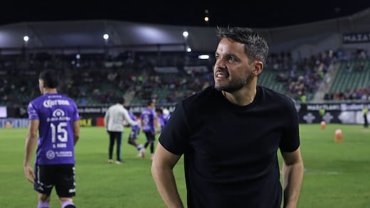 Reportan que Nicolás Larcamón habría amenazado a la árbitra Karen Díaz