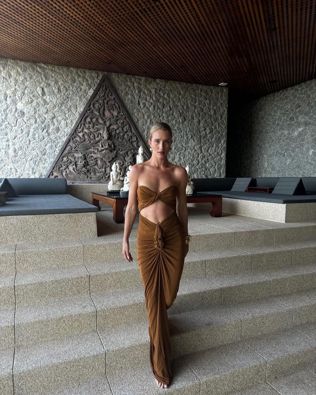 Rosie Huntington-Whiteley de vacaciones en Thailandia