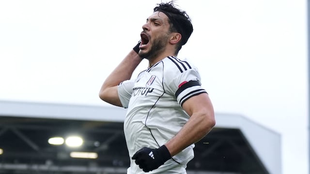 Raúl Jiménez apunta a salir libre: no renovaría con Fulham