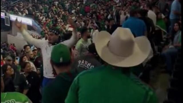 Fans de México y Estados Unidos.