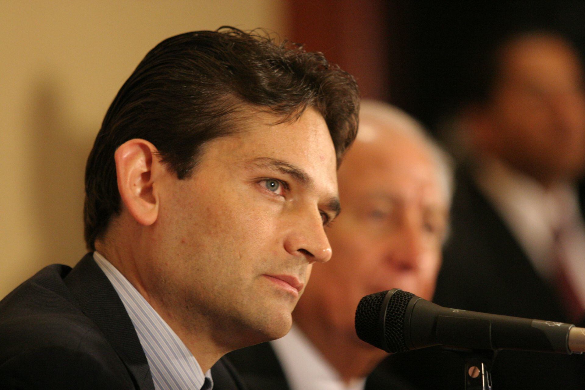 Millonaria pensión dejó Juan Camilo Mouriño