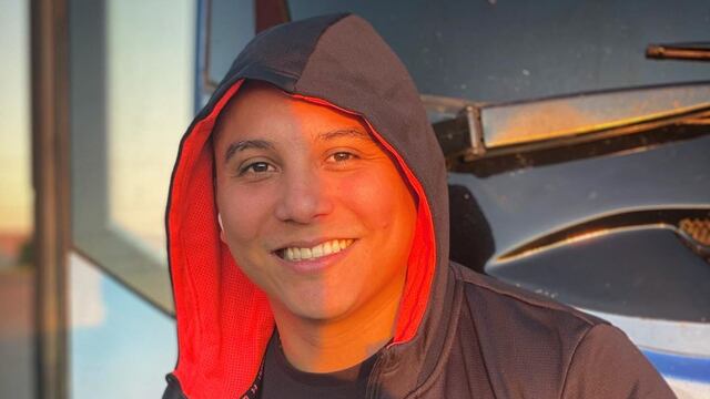 Edwin luna posó desnudo y sus redes se incendiaron