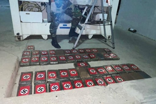 Decomisan cargamento de droga en Perú con el nombre de Adolf Hitler y la esvástica Nazi