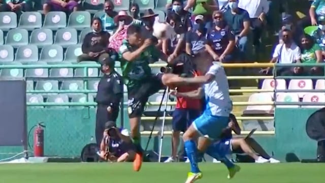 Pedro Hernández vio la tarjeta roja tras una brutal patada